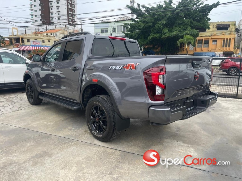 2027 Nissan Frontier Pro-4X — foto 5 / 12
