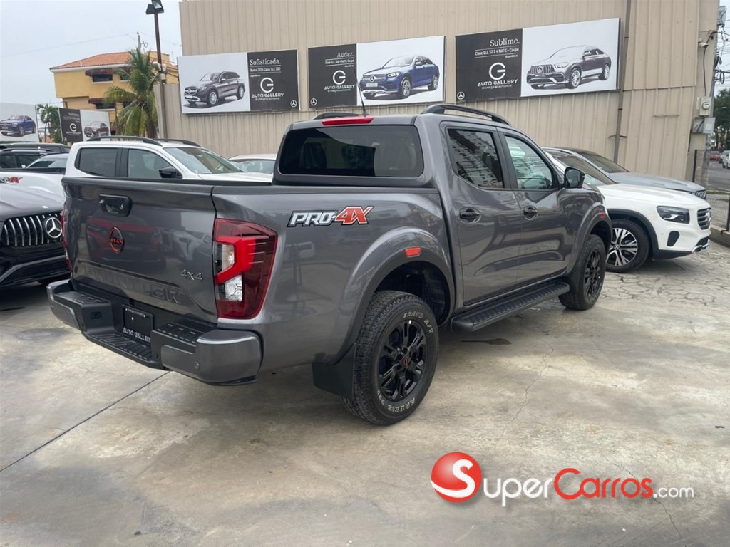 2027 Nissan Frontier Pro-4X — foto 7 / 12