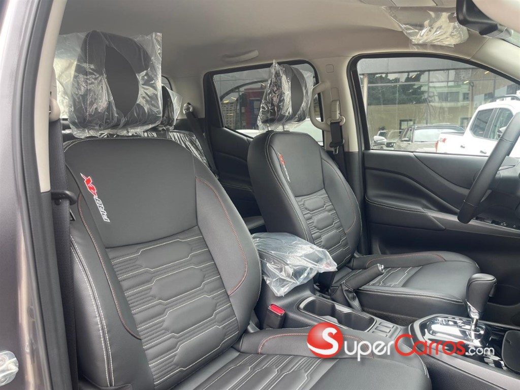 2027 Nissan Frontier Pro-4X — foto 9 / 12