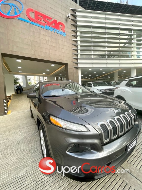 2016 Jeep Grand Cherokee Latitude — foto 7 / 9