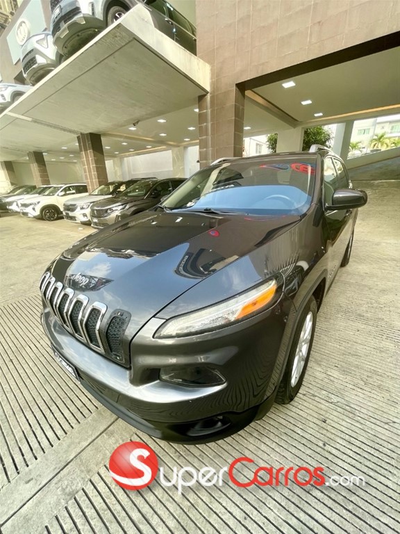 2016 Jeep Grand Cherokee Latitude — foto 8 / 9