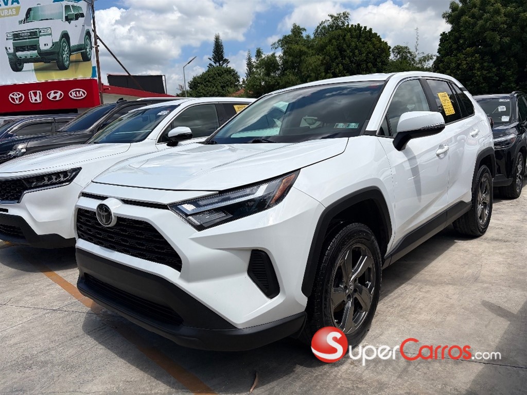 2023 Toyota RAV4 LE — foto 2 / 8