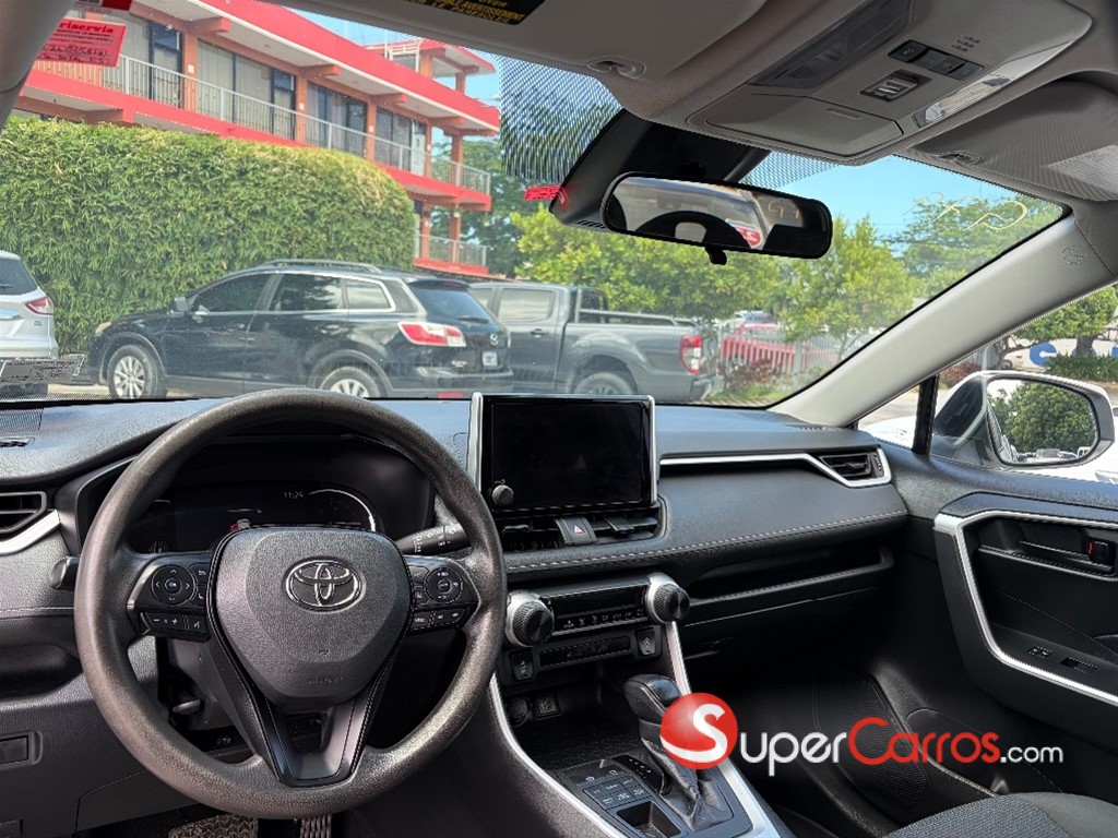 2023 Toyota RAV4 LE — foto 4 / 8