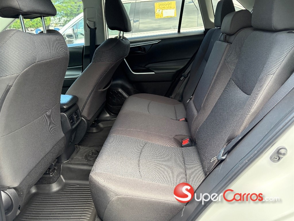 2023 Toyota RAV4 LE — foto 6 / 8