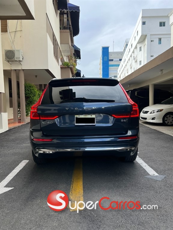 2022 Volvo XC60 B6 Inscription — foto 4 / 12