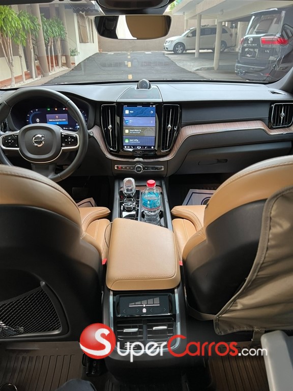 2022 Volvo XC60 B6 Inscription — foto 8 / 12