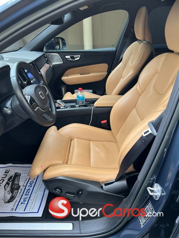 2022 Volvo XC60 B6 Inscription — foto 9 / 12