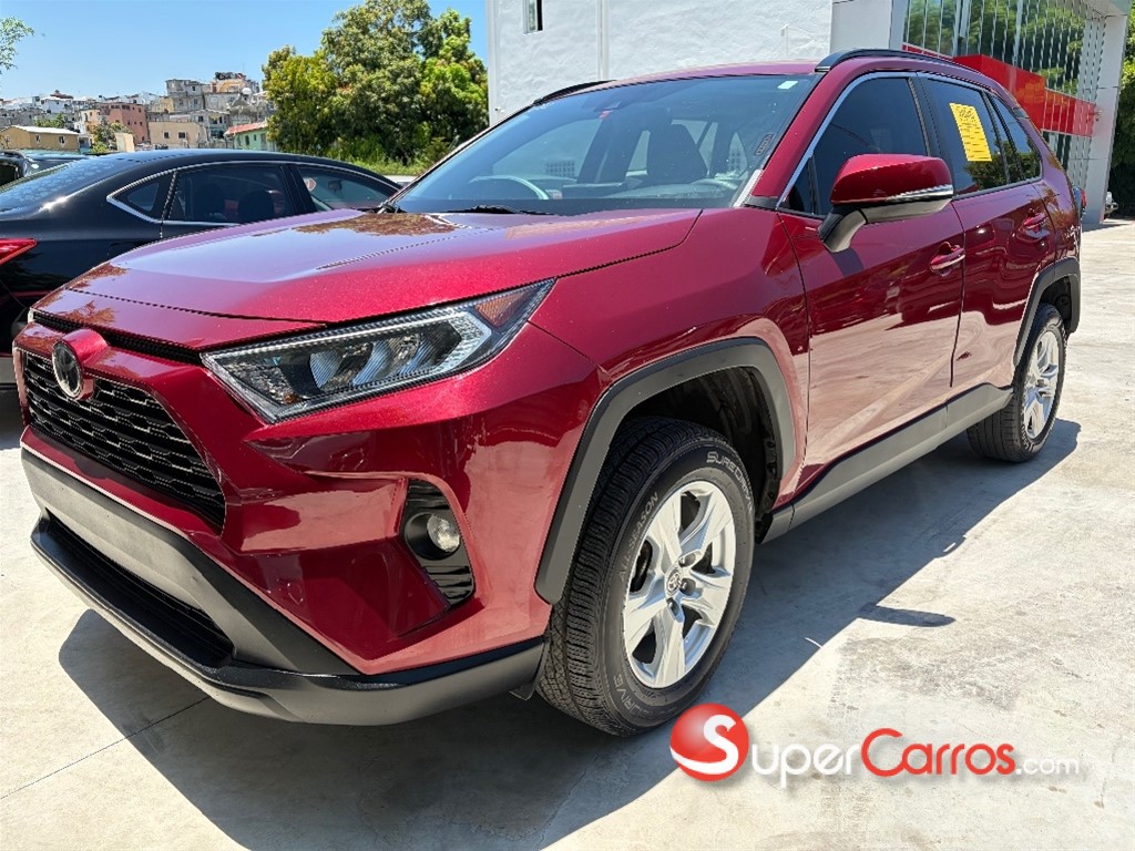 2021 Toyota RAV4 XLE — foto 2 / 9
