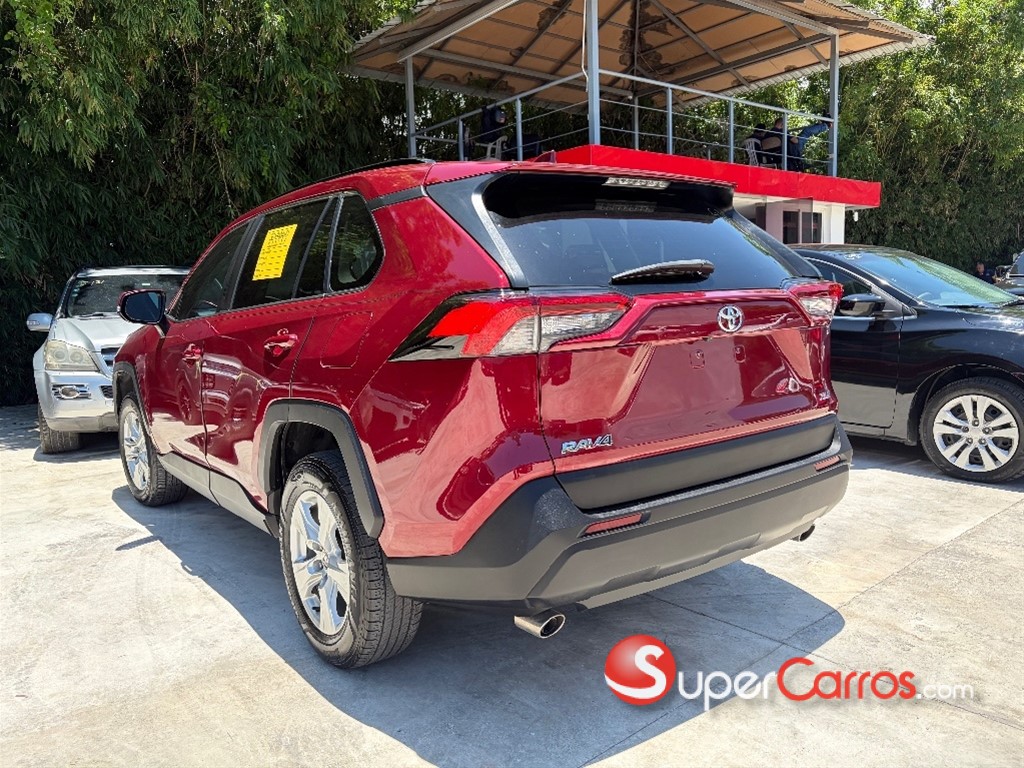 2021 Toyota RAV4 XLE — foto 3 / 9