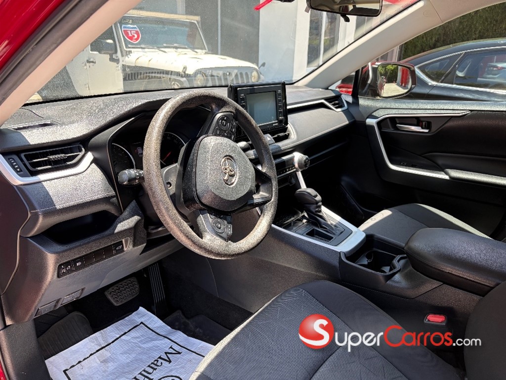 2021 Toyota RAV4 XLE — foto 6 / 9