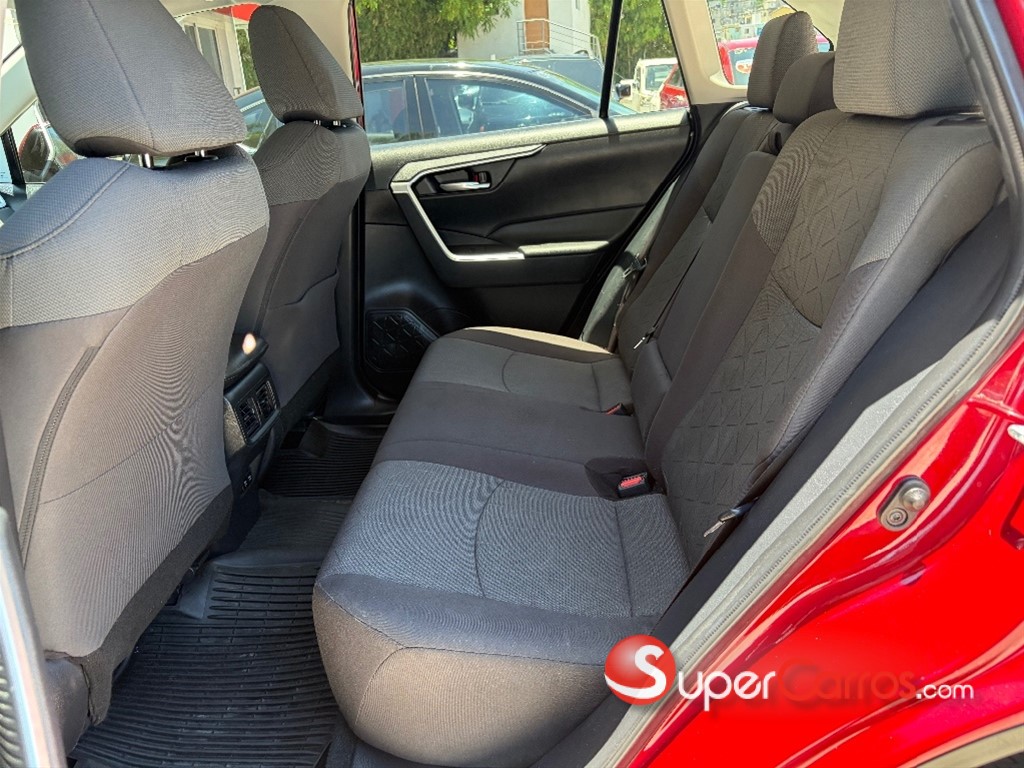 2021 Toyota RAV4 XLE — foto 7 / 9