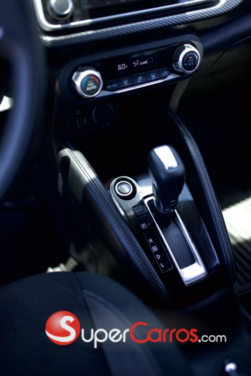 2020 Nissan Kicks SV — foto 2 / 9