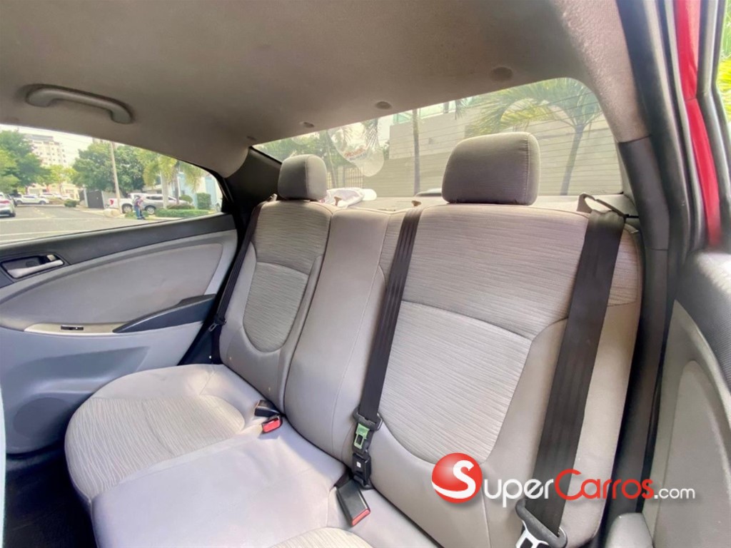 2017 Hyundai Accent GLS — foto 5 / 6