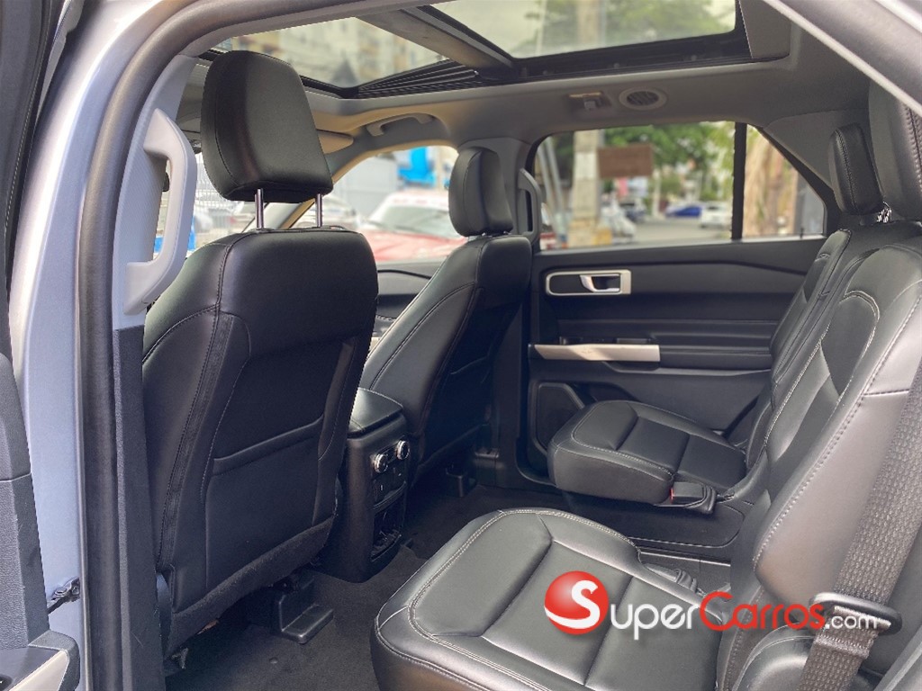 2022 Ford Explorer XLT — foto 8 / 10