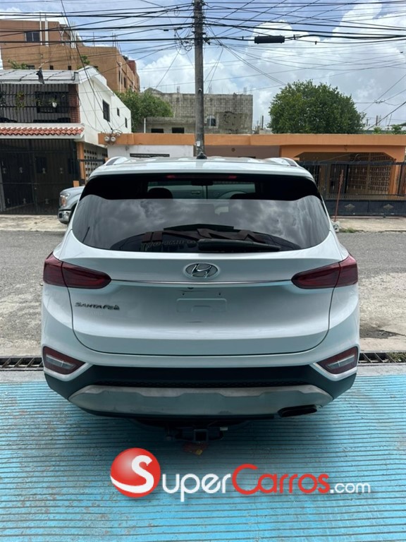 2020 Hyundai Santa Fe SE — foto 2 / 9