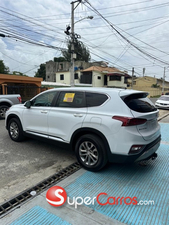 2020 Hyundai Santa Fe SE — foto 3 / 9