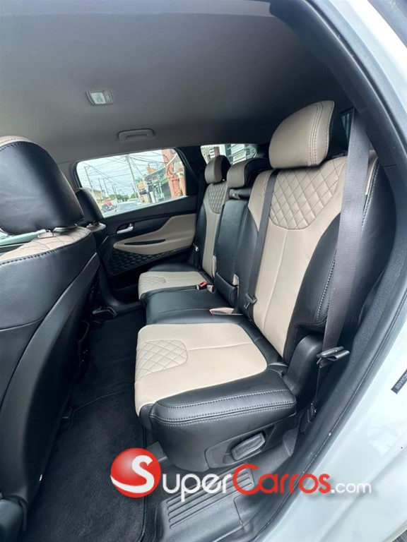 2020 Hyundai Santa Fe SE — foto 4 / 9