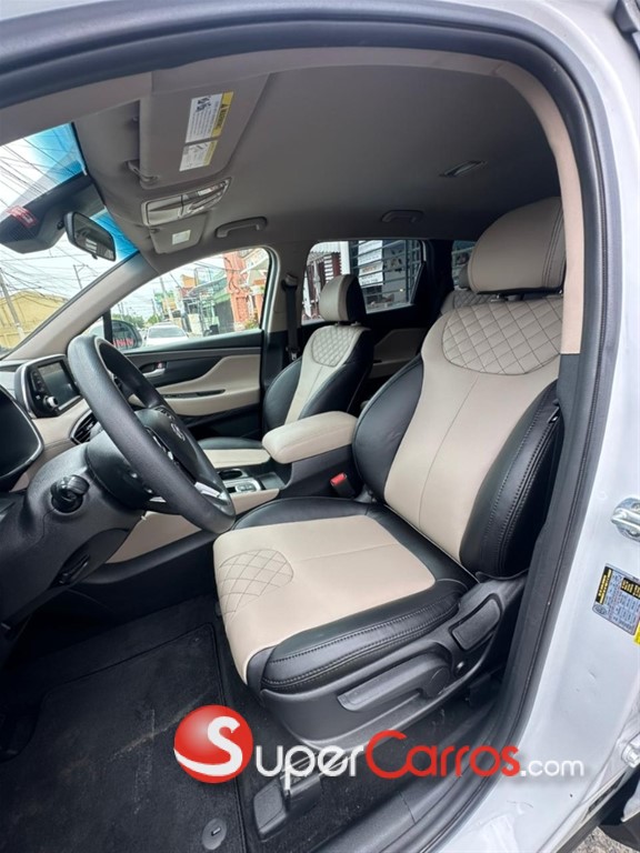 2020 Hyundai Santa Fe SE — foto 5 / 9