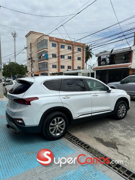 2020 Hyundai Santa Fe SE — foto 6 / 9