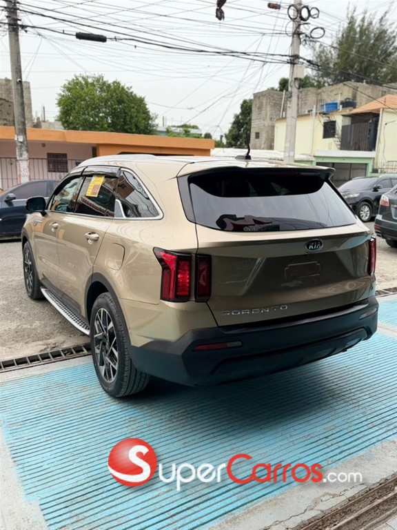 2021 Kia Sorento LX — foto 8 / 12