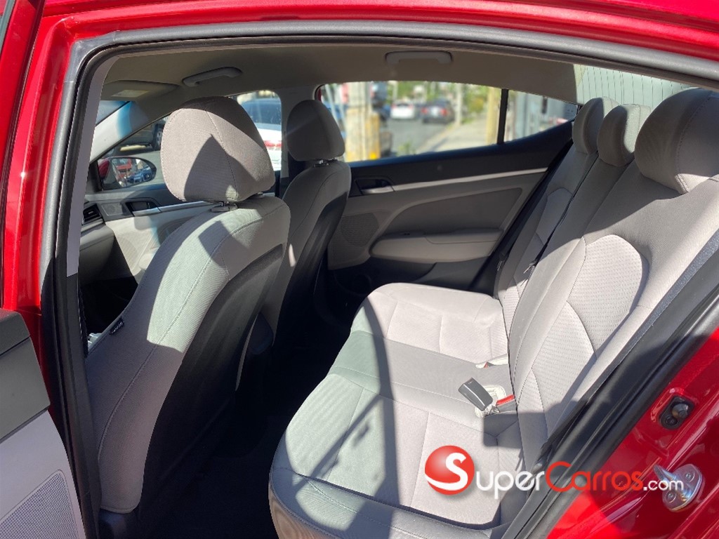 2020 Hyundai Elantra SEL — foto 8 / 12