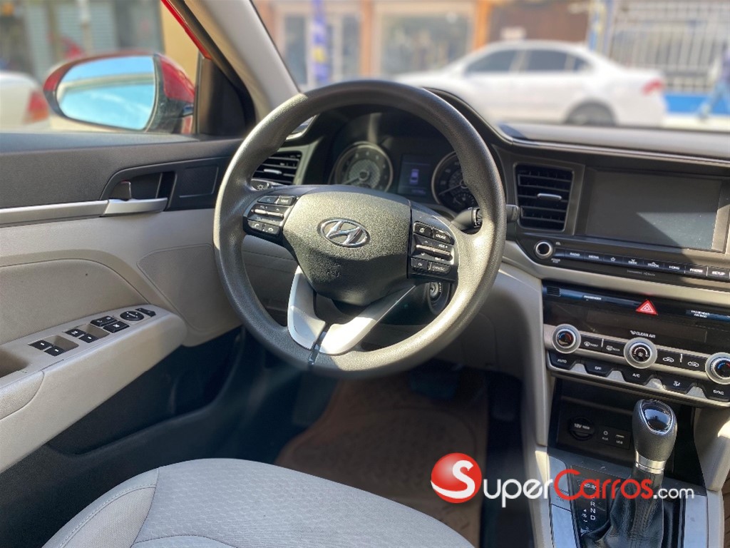 2020 Hyundai Elantra SEL — foto 10 / 12