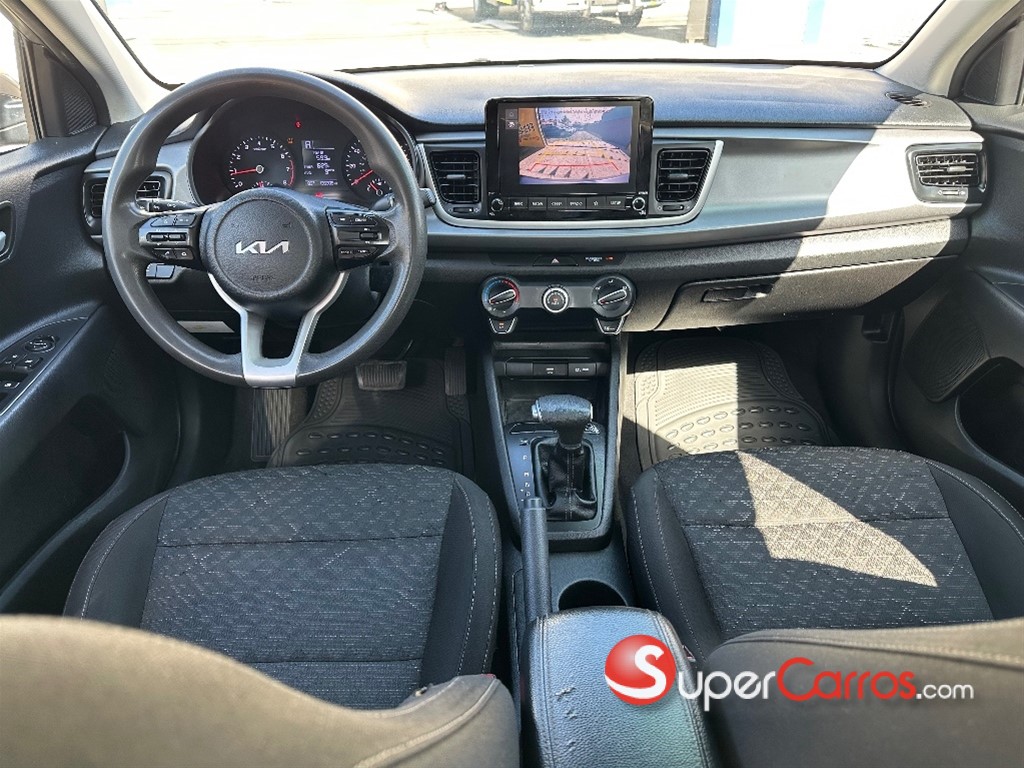 2023 Kia Rio — foto 8 / 10