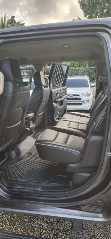 2020 Dodge Ram 1500 Laramie — foto 6 / 12