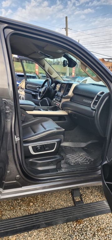 2020 Dodge Ram 1500 Laramie — foto 8 / 12