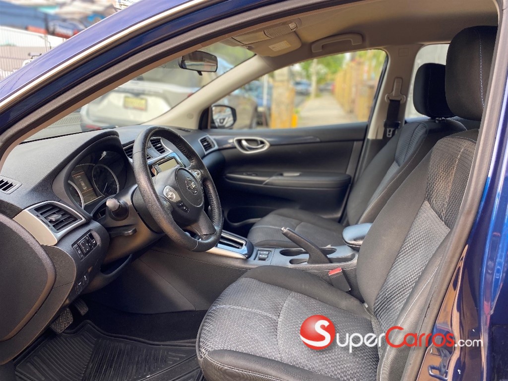 2019 Nissan Sentra SR — foto 8 / 12