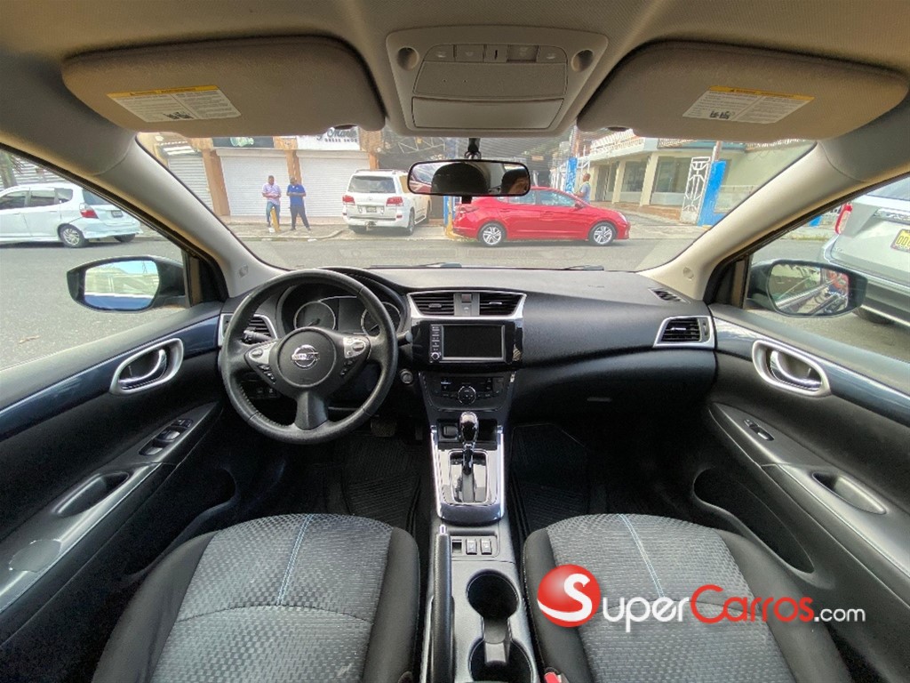 2019 Nissan Sentra SR — foto 10 / 12