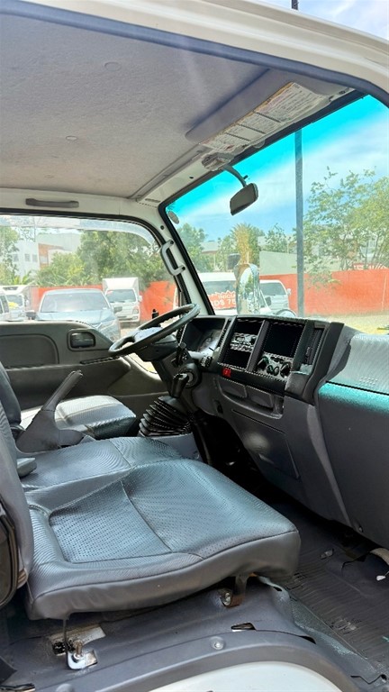 2012 Isuzu ELF — foto 7 / 7