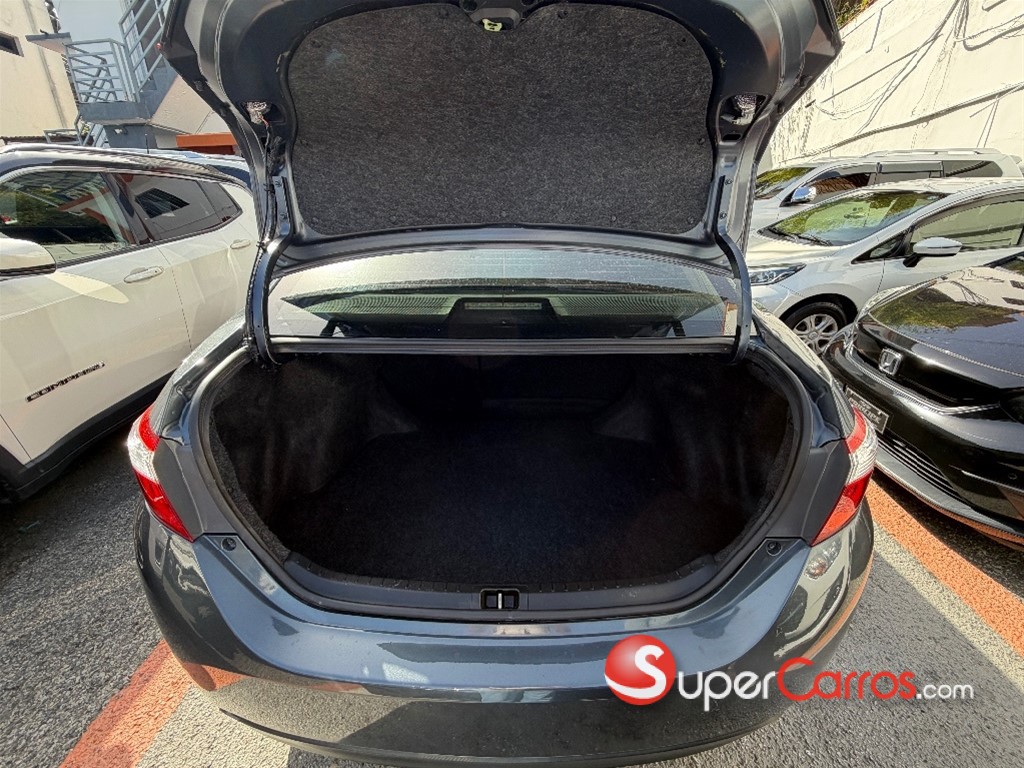 2015 Toyota Corolla LE — foto 7 / 8