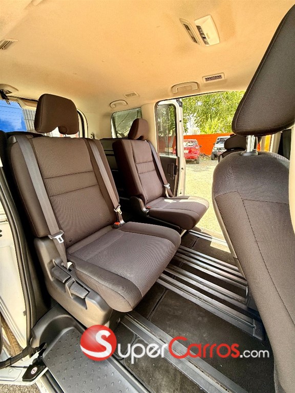 2020 Nissan Serena — foto 4 / 12