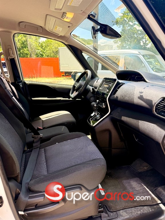 2020 Nissan Serena — foto 5 / 12