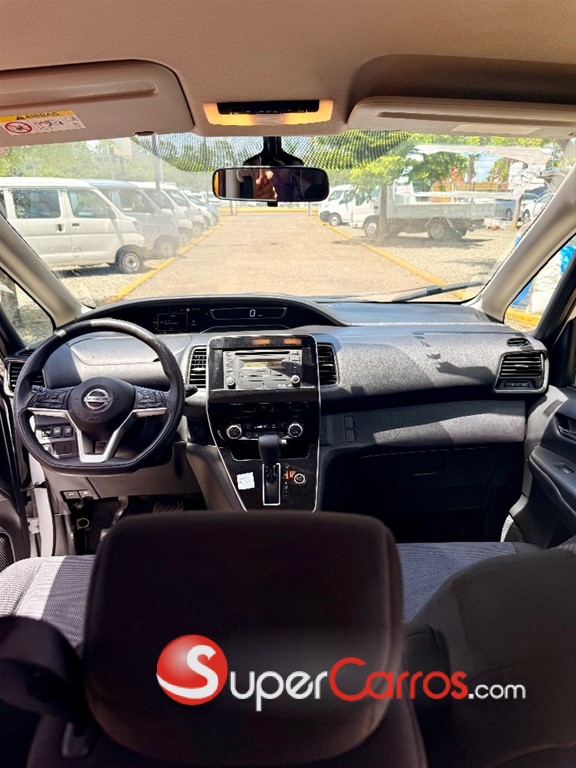 2020 Nissan Serena — foto 6 / 12