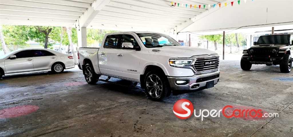 2020 Dodge Ram Laramie Longhorn — foto 2 / 10