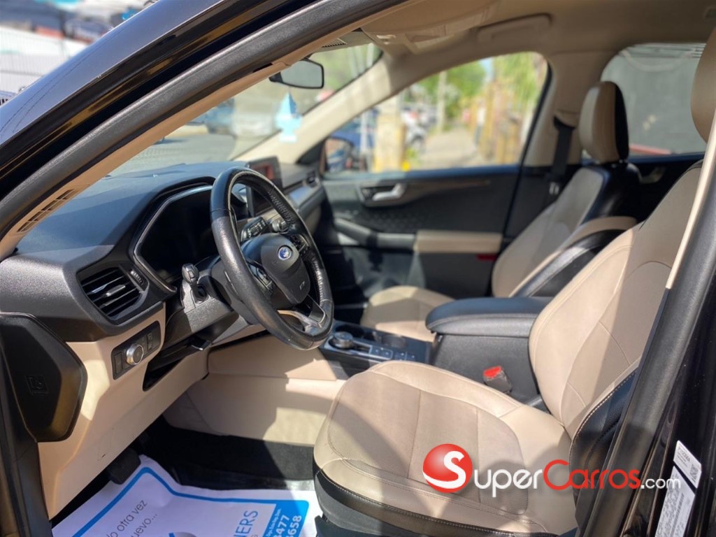 2020 Ford Escape Titanium — foto 7 / 10
