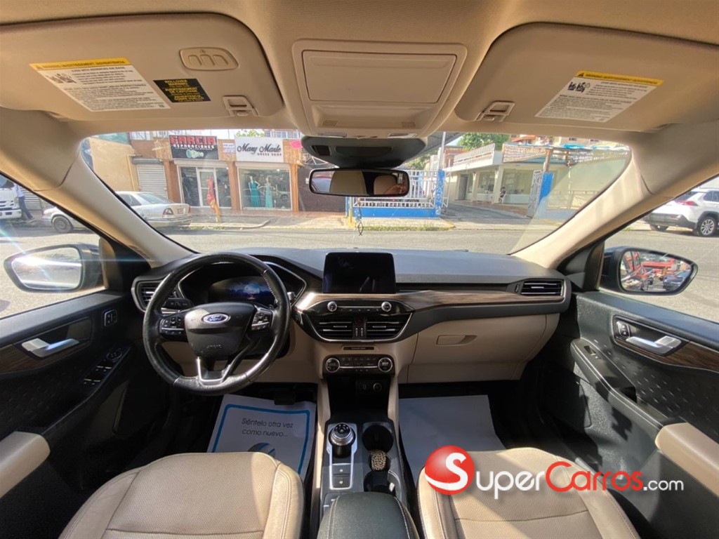 2020 Ford Escape Titanium — foto 10 / 10