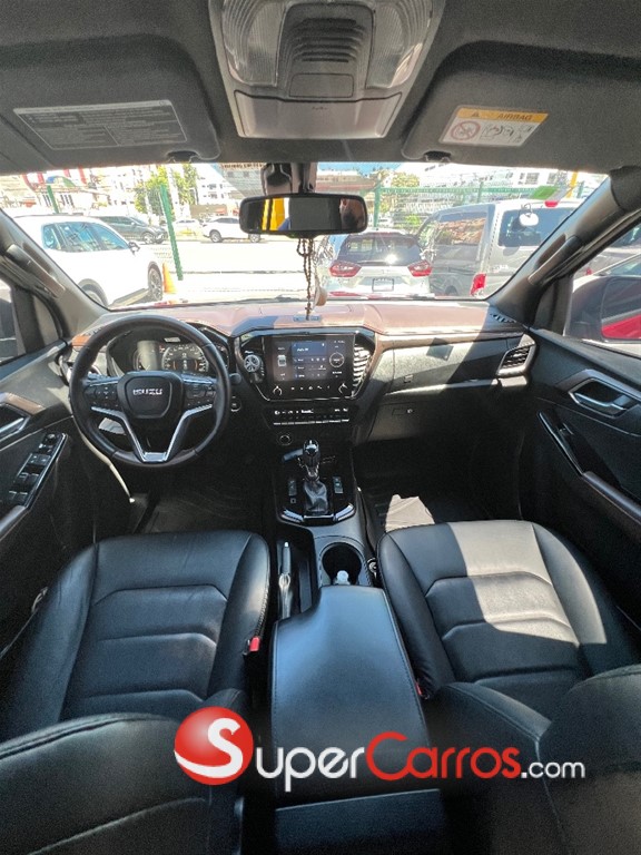 2025 Isuzu DMAX LSE — foto 9 / 12