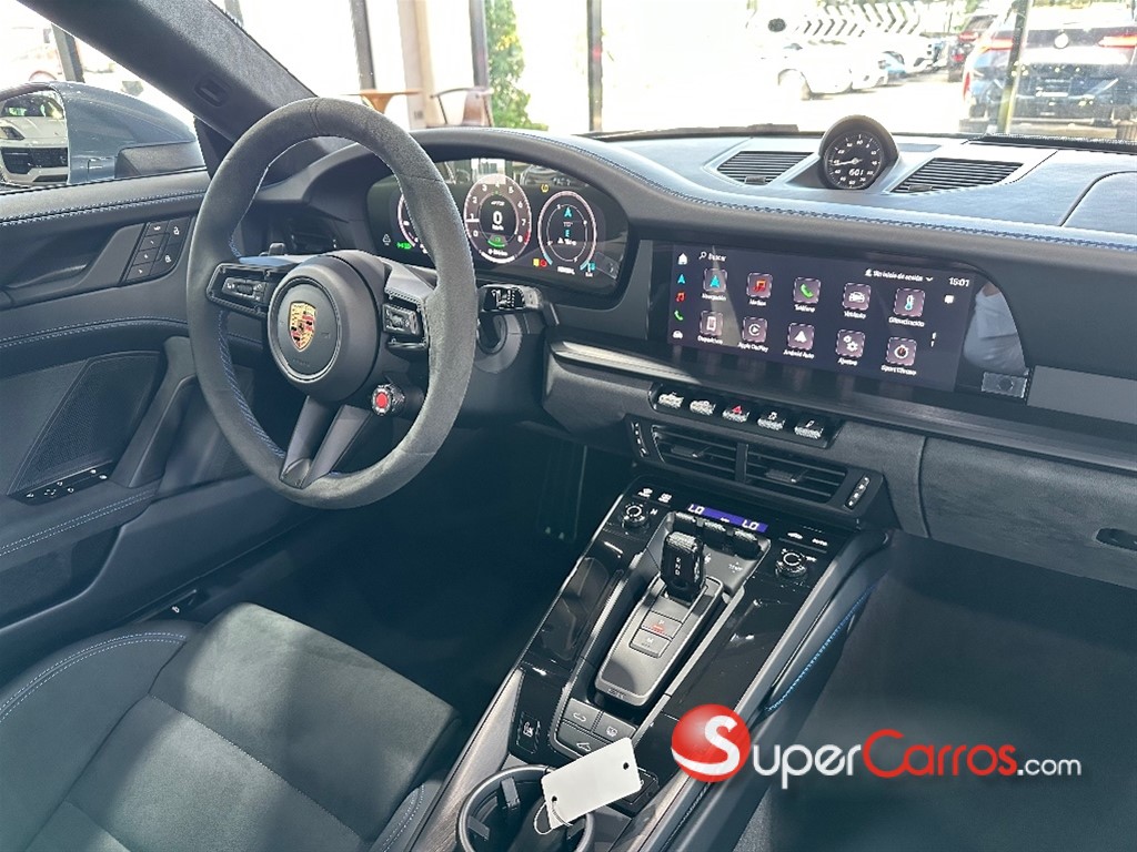 2026 Porsche 911 Carrera GTS — foto 6 / 12