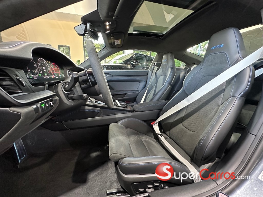 2026 Porsche 911 Carrera GTS — foto 9 / 12