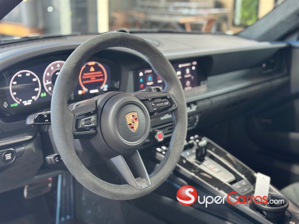 2026 Porsche 911 Carrera GTS — foto 10 / 12