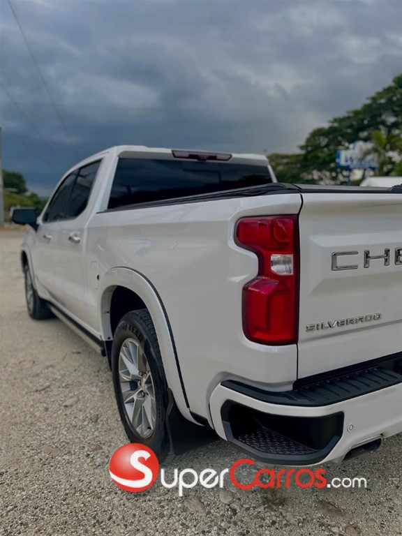 2021 Chevrolet Silverado High Country — foto 2 / 11
