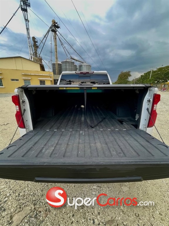2021 Chevrolet Silverado High Country — foto 7 / 11