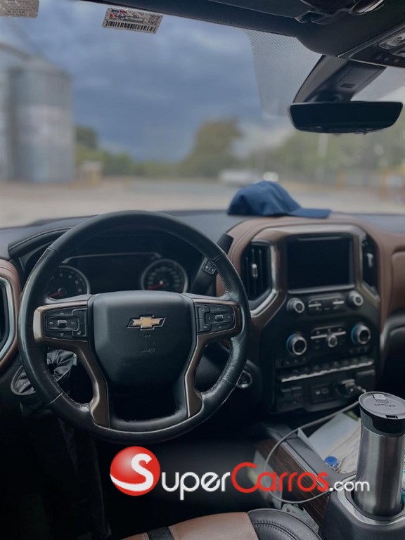 2021 Chevrolet Silverado High Country — foto 9 / 11