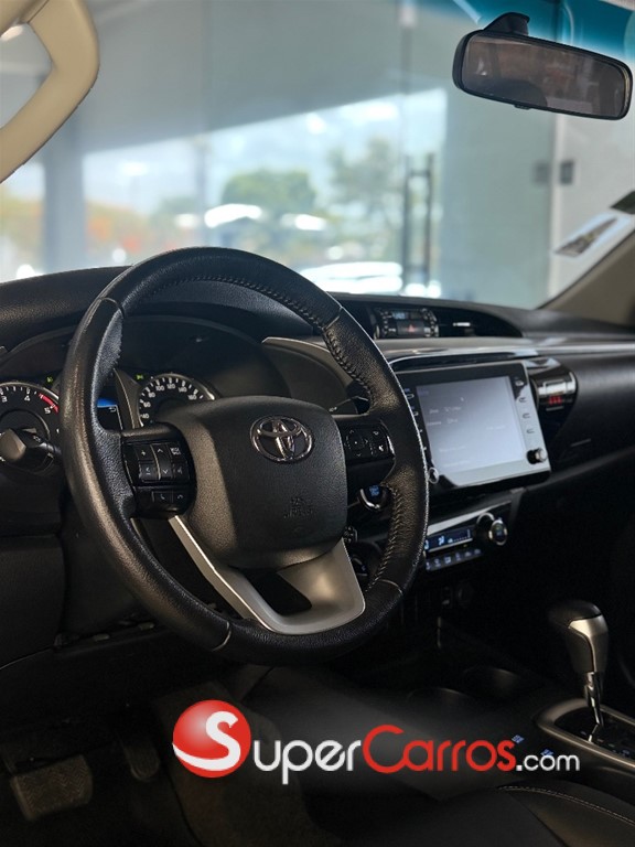 2022 Toyota Hilux SRV — foto 9 / 11