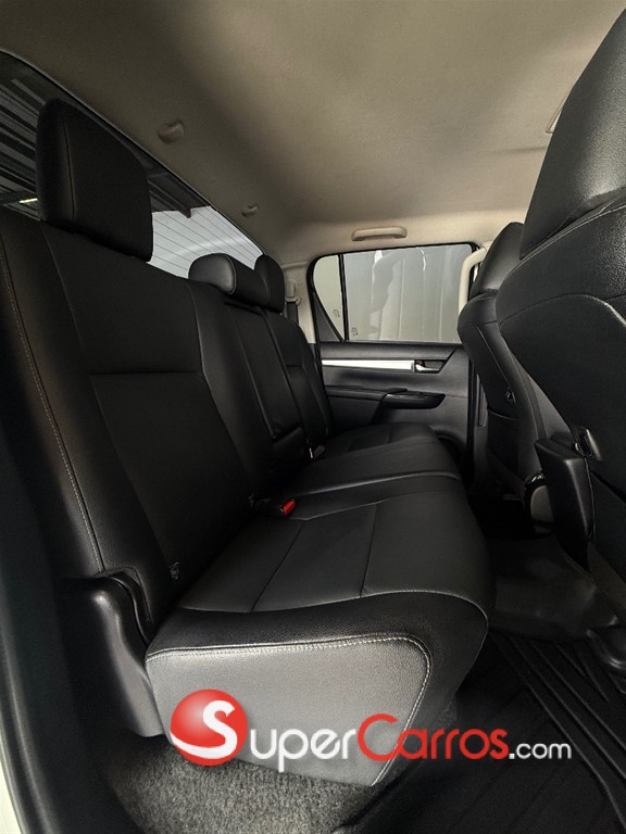 2022 Toyota Hilux SRV — foto 11 / 11