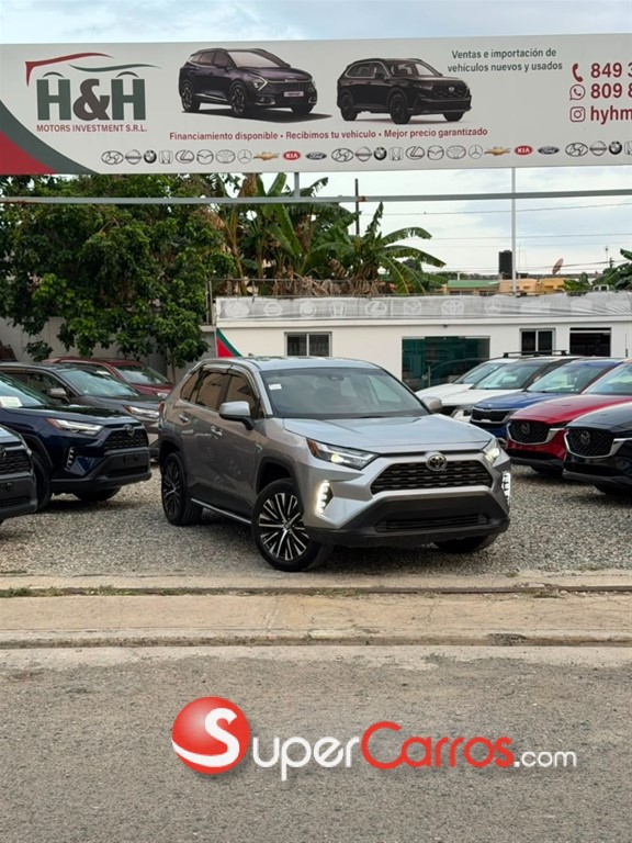 2023 Toyota RAV4 LE