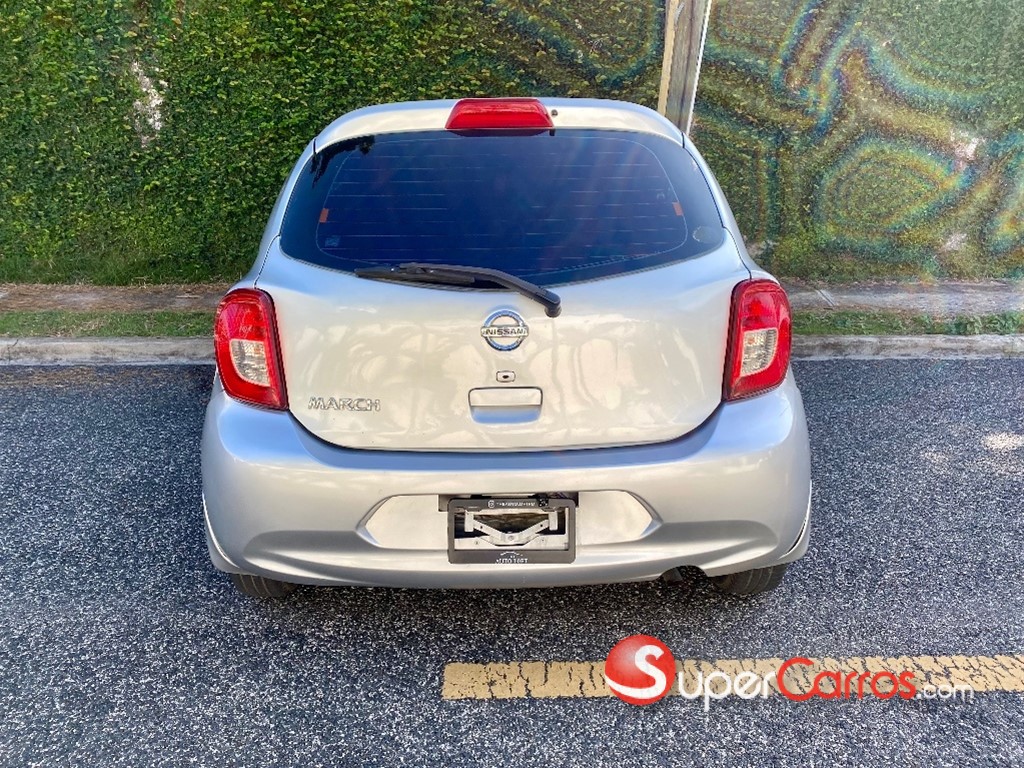 2017 Nissan March — foto 5 / 12